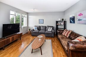 Apartment B52