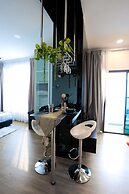 MLH Deluxe Studio Suites @ Landmark Residence