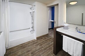 Holiday Inn Express Sarnia - Point Edward by IHG
