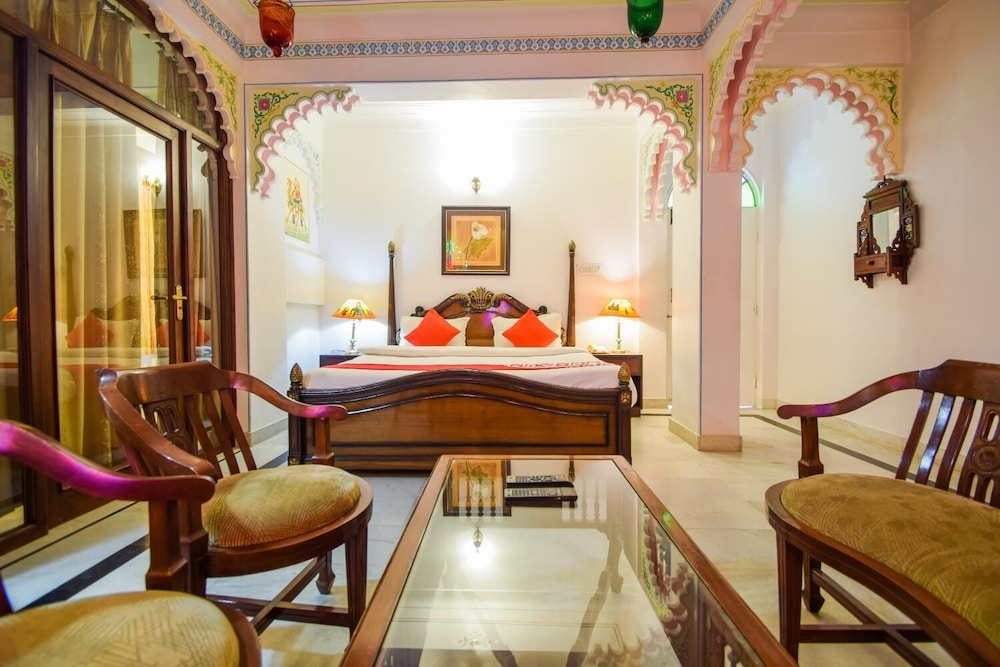 Hotel Raj Palace