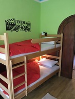 Traveler's Hostel & Apartments