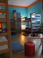 Traveler's Hostel & Apartments