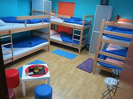 Traveler's Hostel & Apartments
