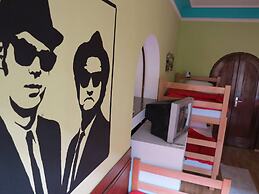Traveler's Hostel & Apartments