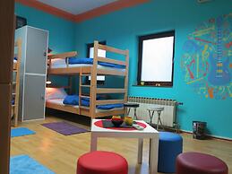 Traveler's Hostel & Apartments