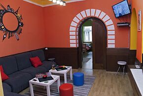 Traveler's Hostel & Apartments
