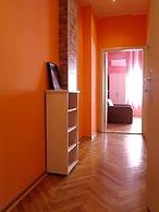 Traveler's Hostel & Apartments