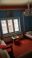 Traveler's Hostel & Apartments