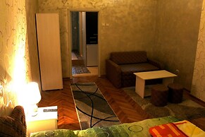 Traveler's Hostel & Apartments