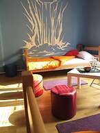 Traveler's Hostel & Apartments