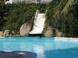 Hotel Casa Ceremines