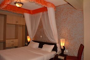 Eden Hotel Emali