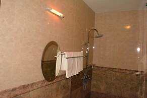 Eden Hotel Emali