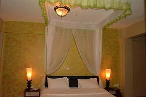 Eden Hotel Emali