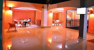 Eden Hotel Emali