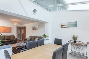 Utopia House