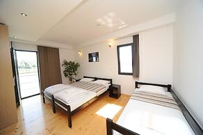 B&B Boatel Charlie