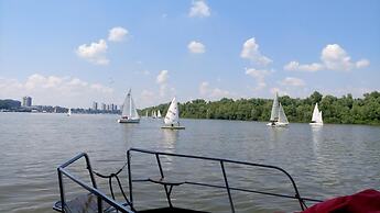 B&B Boatel Charlie