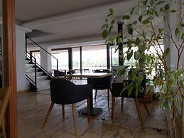 B&B Boatel Charlie