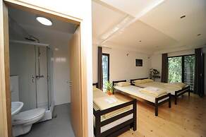B&B Boatel Charlie