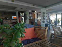 B&B Boatel Charlie