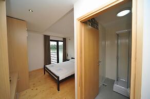 B&B Boatel Charlie