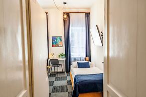 BlueBell Hotel