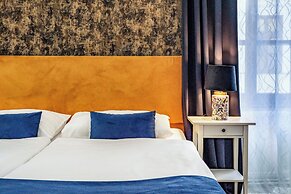 BlueBell Hotel