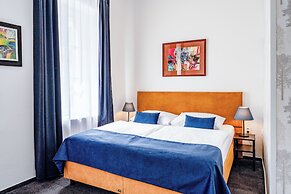 BlueBell Hotel