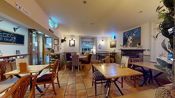 Devonshire Arms
