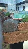 Coconut Hotel - Hostel