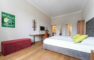 eee hotel Perg