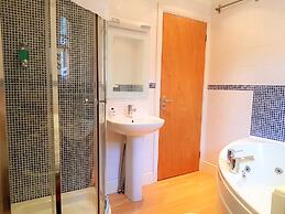 OYO Bath Road Apartments