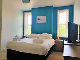 OYO Bath Road Apartments