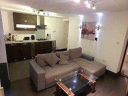 OYO Bath Road Apartments