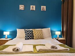 OYO Bath Road Apartments