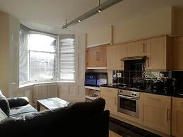 OYO Bath Road Apartments