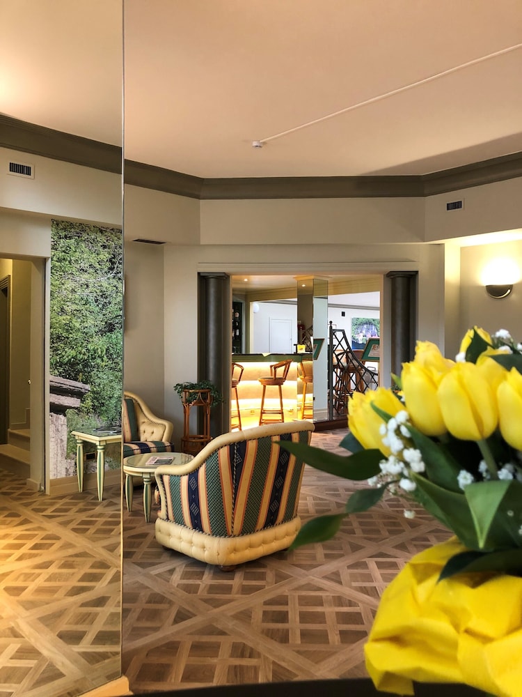 Crystal Hotel Varese