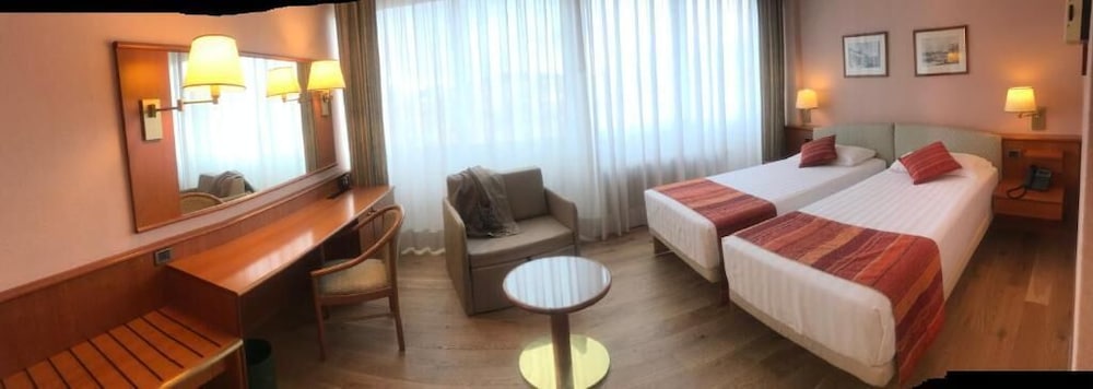 Crystal Hotel Varese