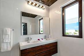 Villa Pelican Bay