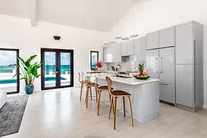 Villa Pelican Bay