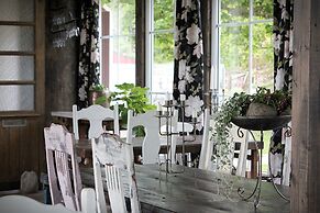 Farmlodge