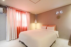 Hotel Momo Juice