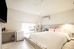 Hotel Momo Juice