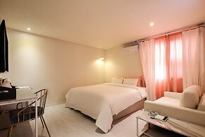 Hotel Momo Juice