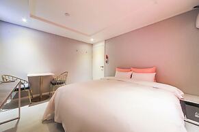 Hotel Momo Juice