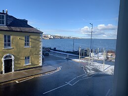 Harbour View Luxury Comfortable Holiday Apartment