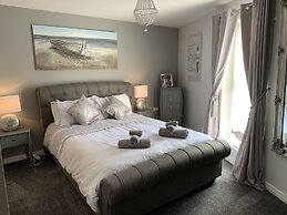 Harbour View Luxury Comfortable Holiday Apartment