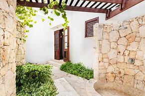 Villa Black Pearl