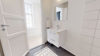 Large and Bright Apartment in Centre